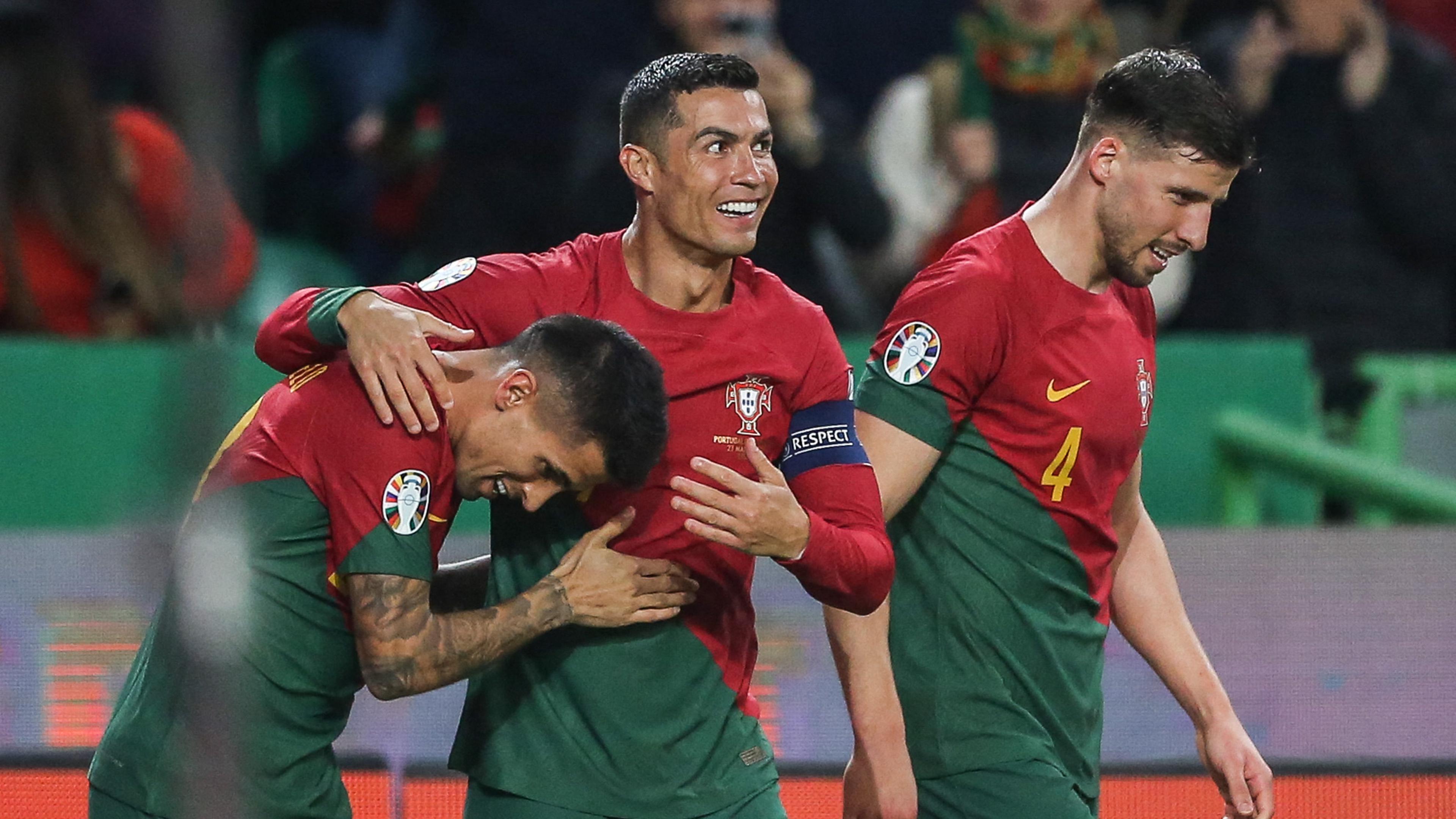 Cristiano Ronaldo faz dois e Portugal goleia Luxemburgo por 6 x 0