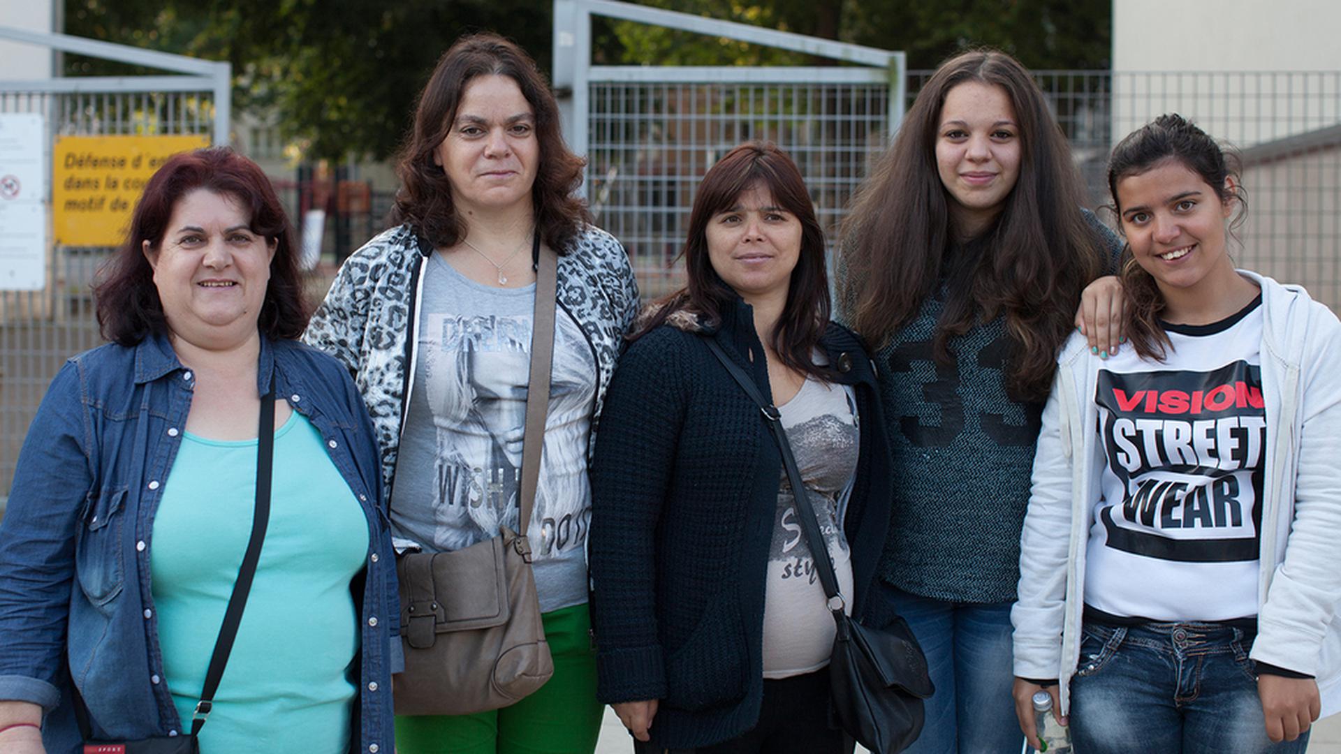 Maria Santos, Fátima Marques, Vera Moreira e uma amiga e a filha mais velha levaram as crianças à escola do Brill