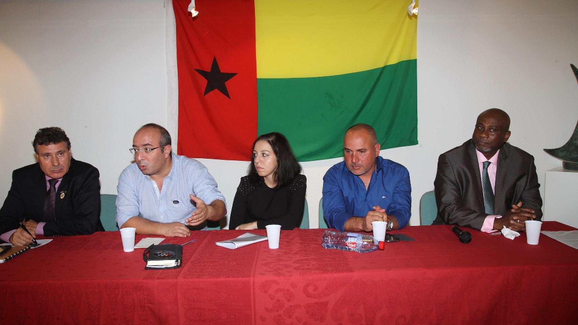 A situação da comunidade guineense no Luxemburgo foi discutida no sábado. O debate, moderado por Victor Hugo, que também organizou a exposição, reuniu representantes do CASA, ASTI e CLAE e o diplomata guineense Carlos Vieira