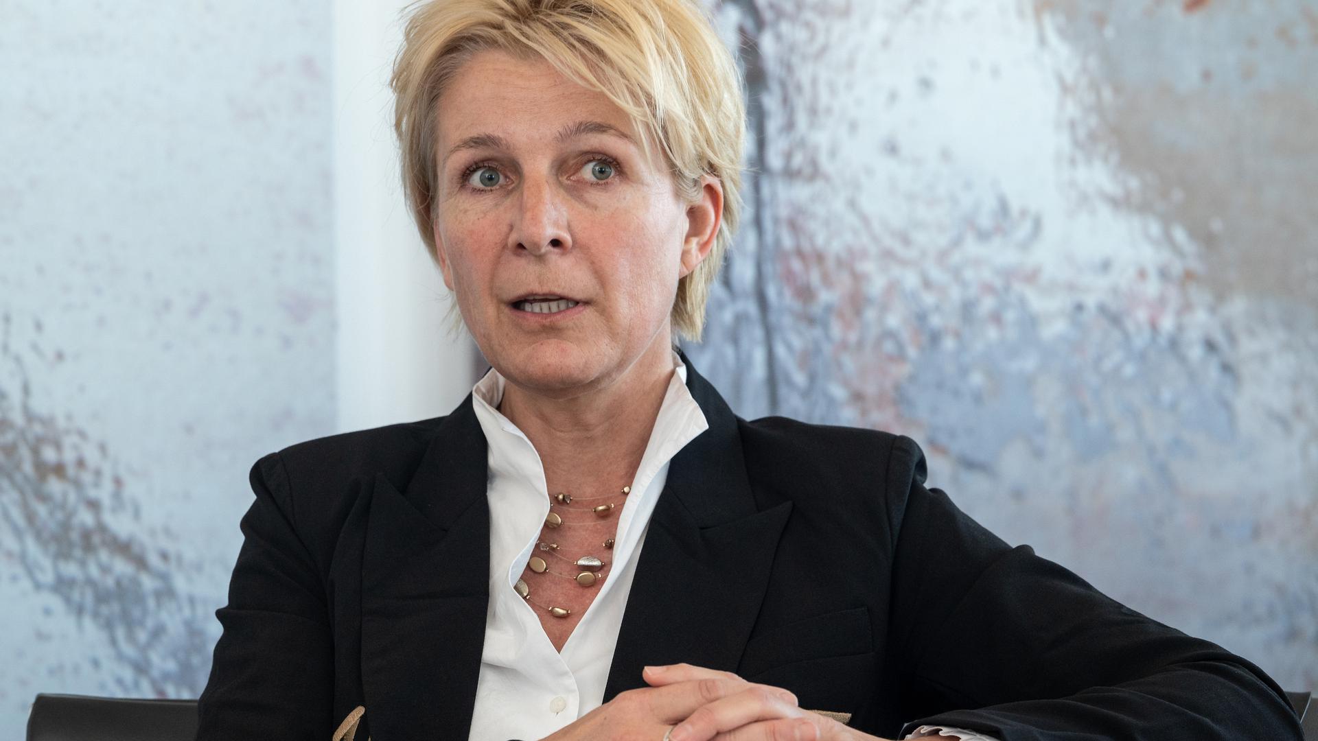 Felicie Weycker, presidente do conselho de administração da LuxAirport, é esposa do CEO da Luxair