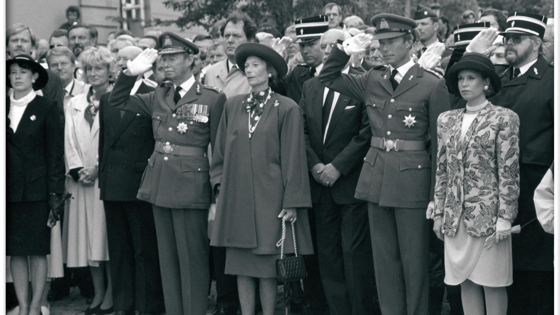 A família grã-ducal numa cerimónia na Place Clairefontaine
