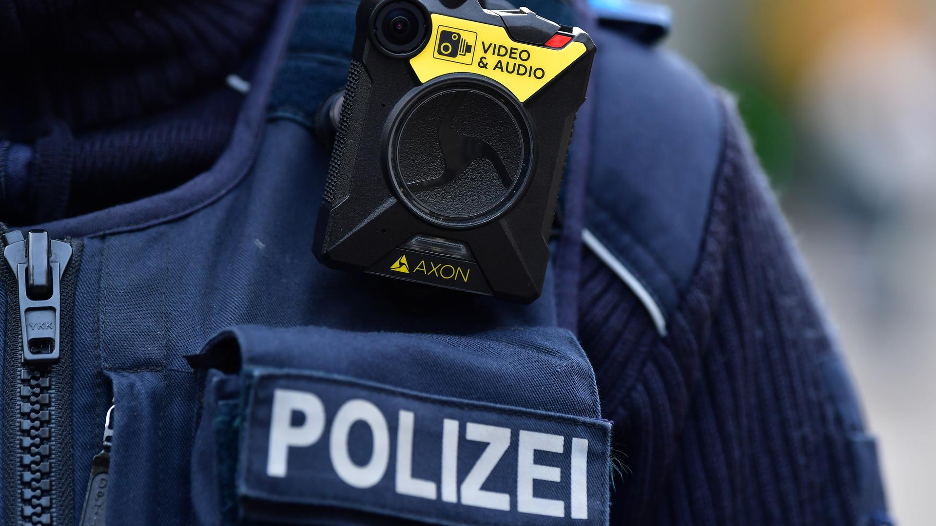 Exemplo de 'bodycam' usado pela polícia alemã.