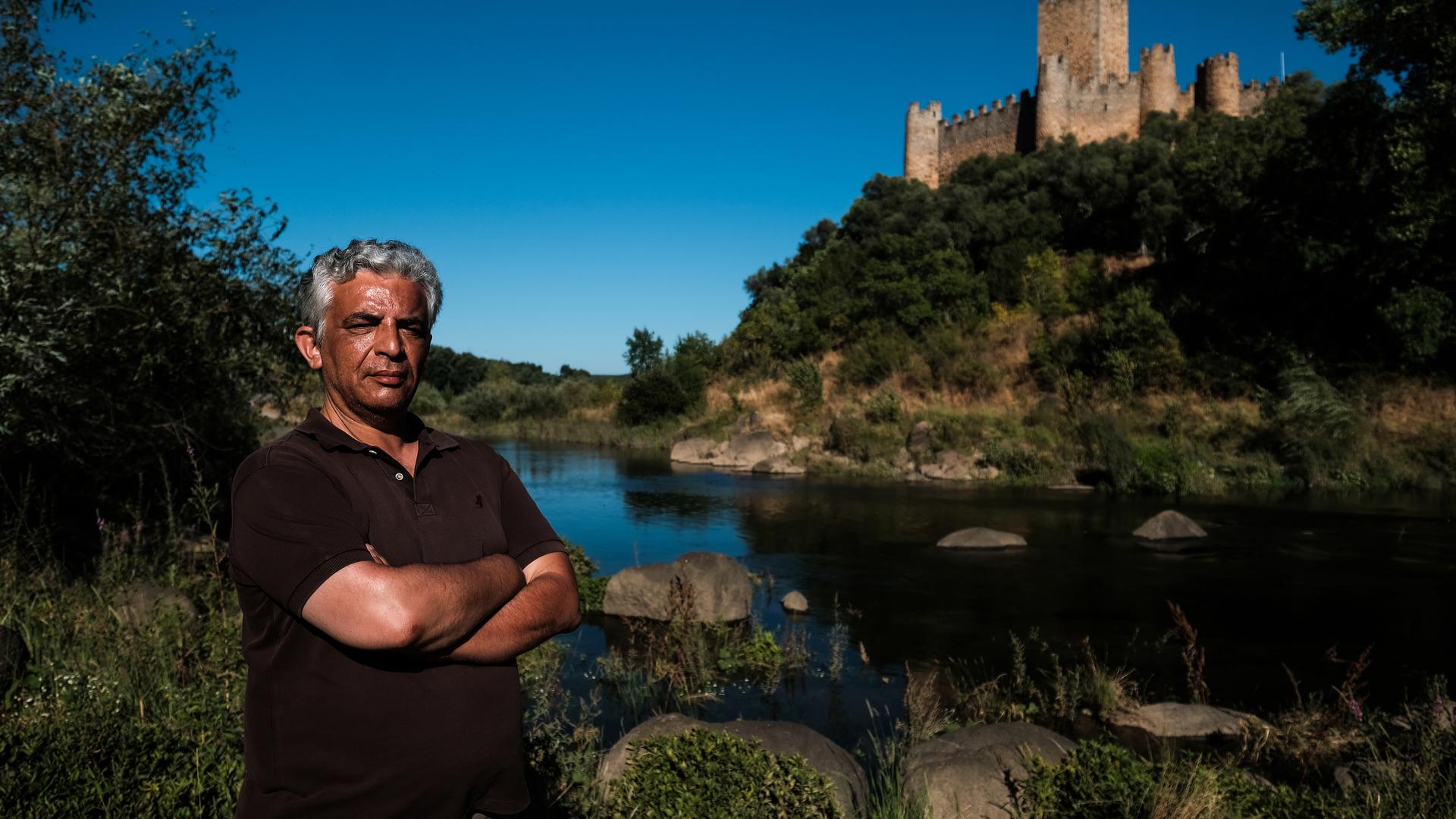 Paulo Constantino, do proTejo - Movimento pelo Tejo, junto ao castelo de Almourol