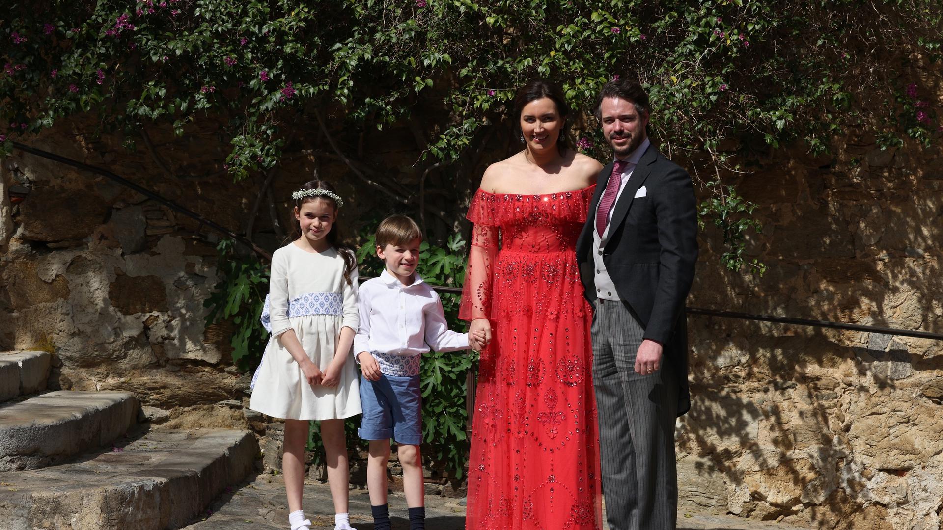 O Príncipe Félix com a Princesa Claire e os filhos Amália e Liam.