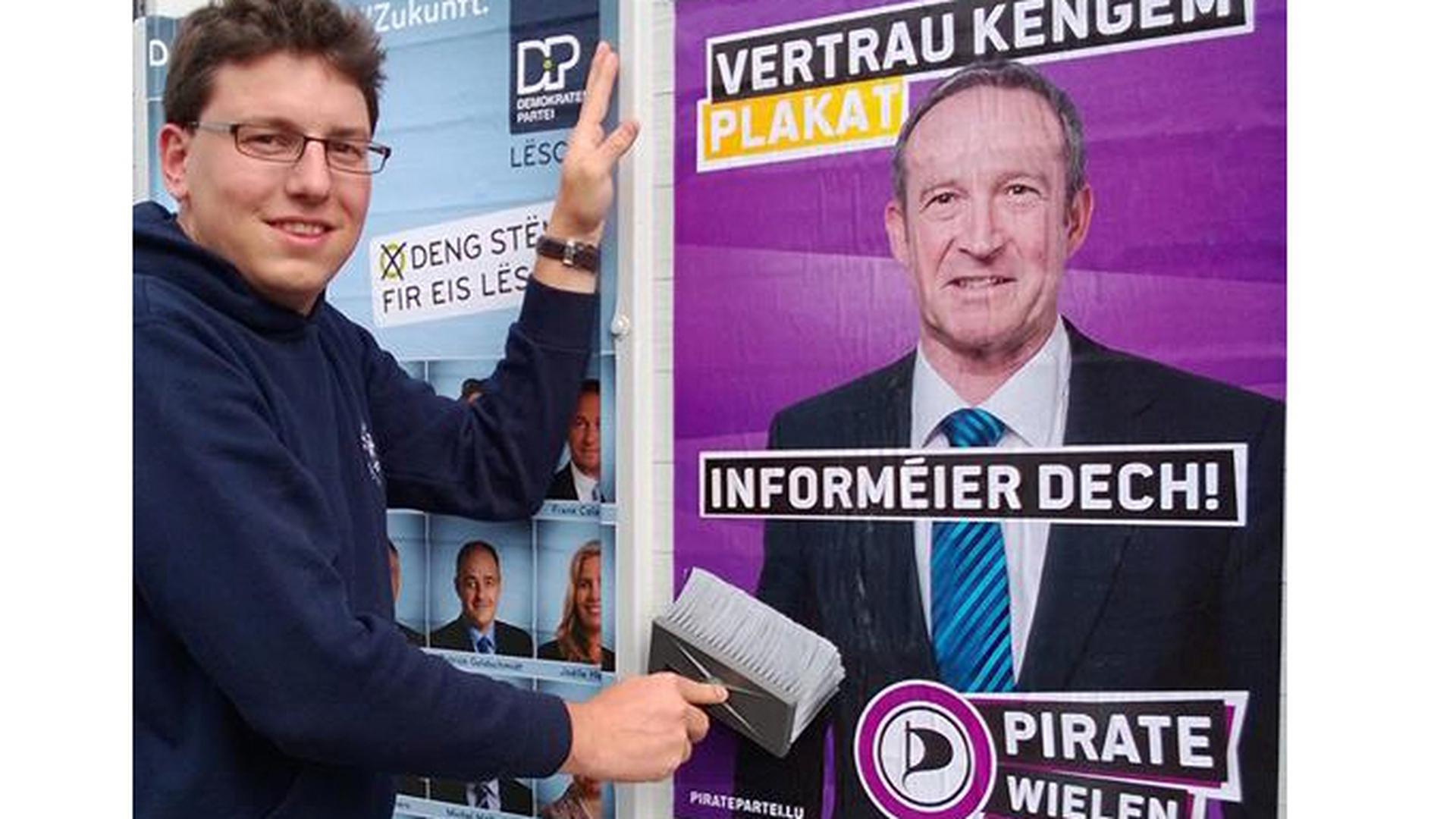 O Partido Pirata do Luxemburgo ("Piratepartei Lëtzebuerg") é o único que recorre a mensagens directas aos eleitores. "Não confie em ninguém: informe-se", pode ler-se neste cartaz afixado pelo líder do partido, Sven Clement