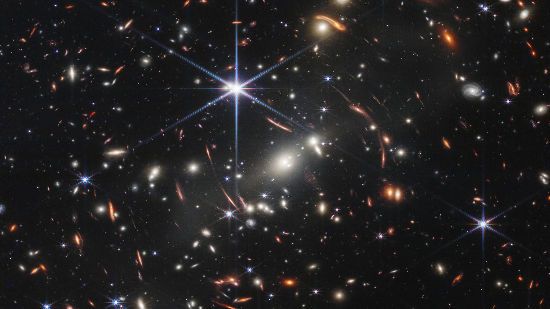 A imagem mostra as primeiras galáxias formadas logo após o Big Bang, há mais de 13 mil milhões de anos 