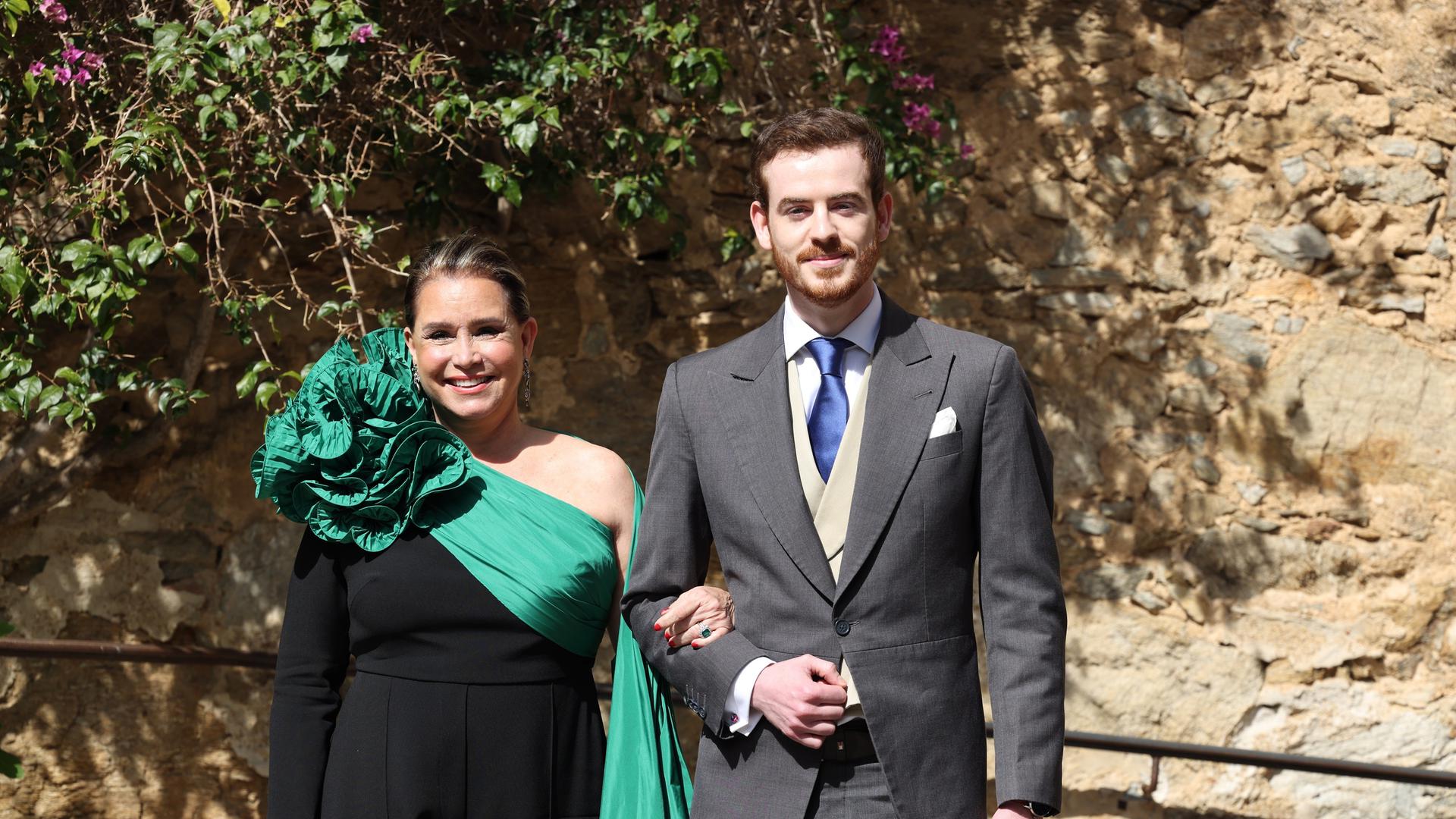 Recentemente relacionados: A Grã-Duquesa Maria Teresa e o irmão do noivo Arnaud Bagory.