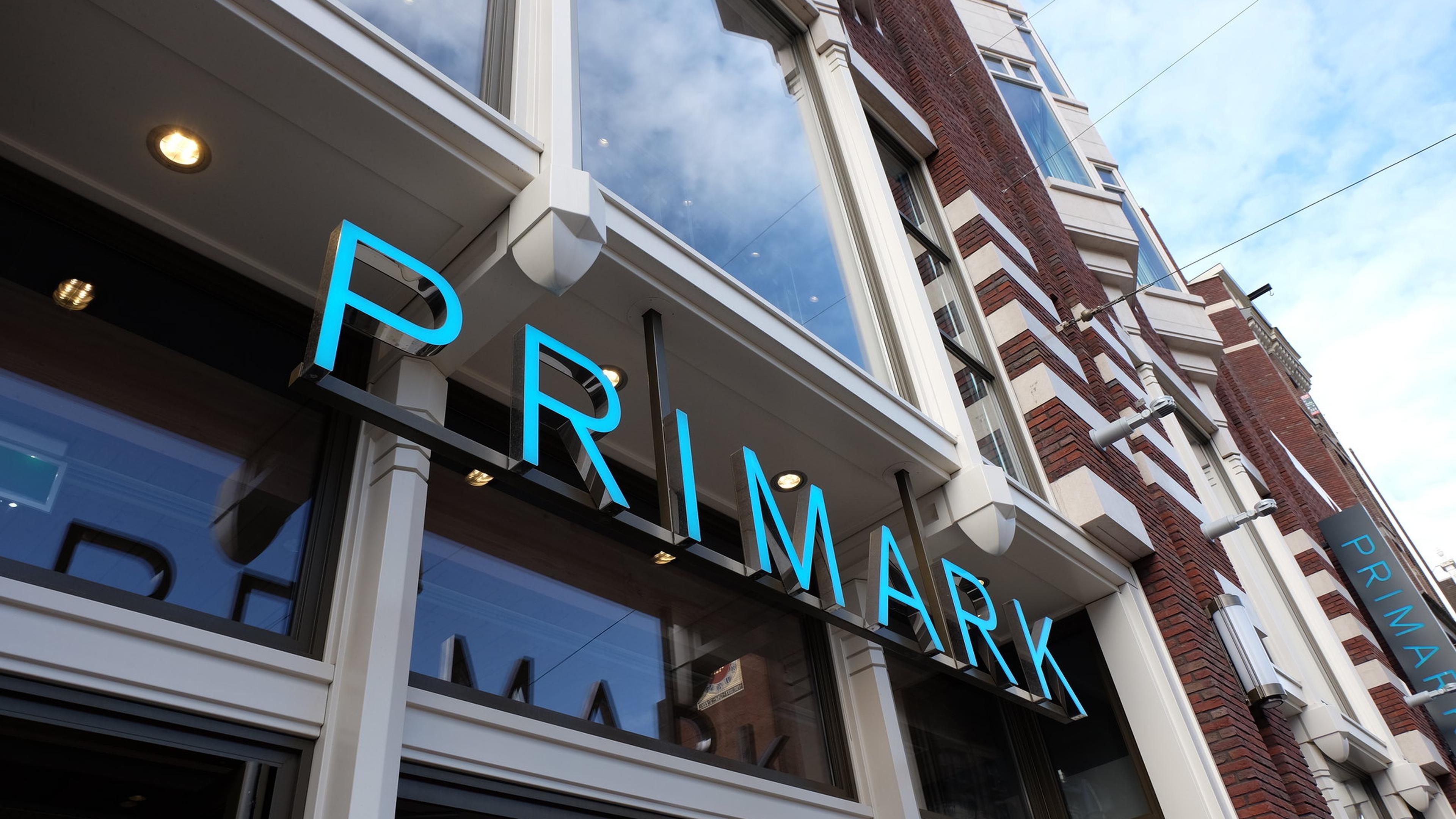 Primark contraria tendências com abertura de novas lojas