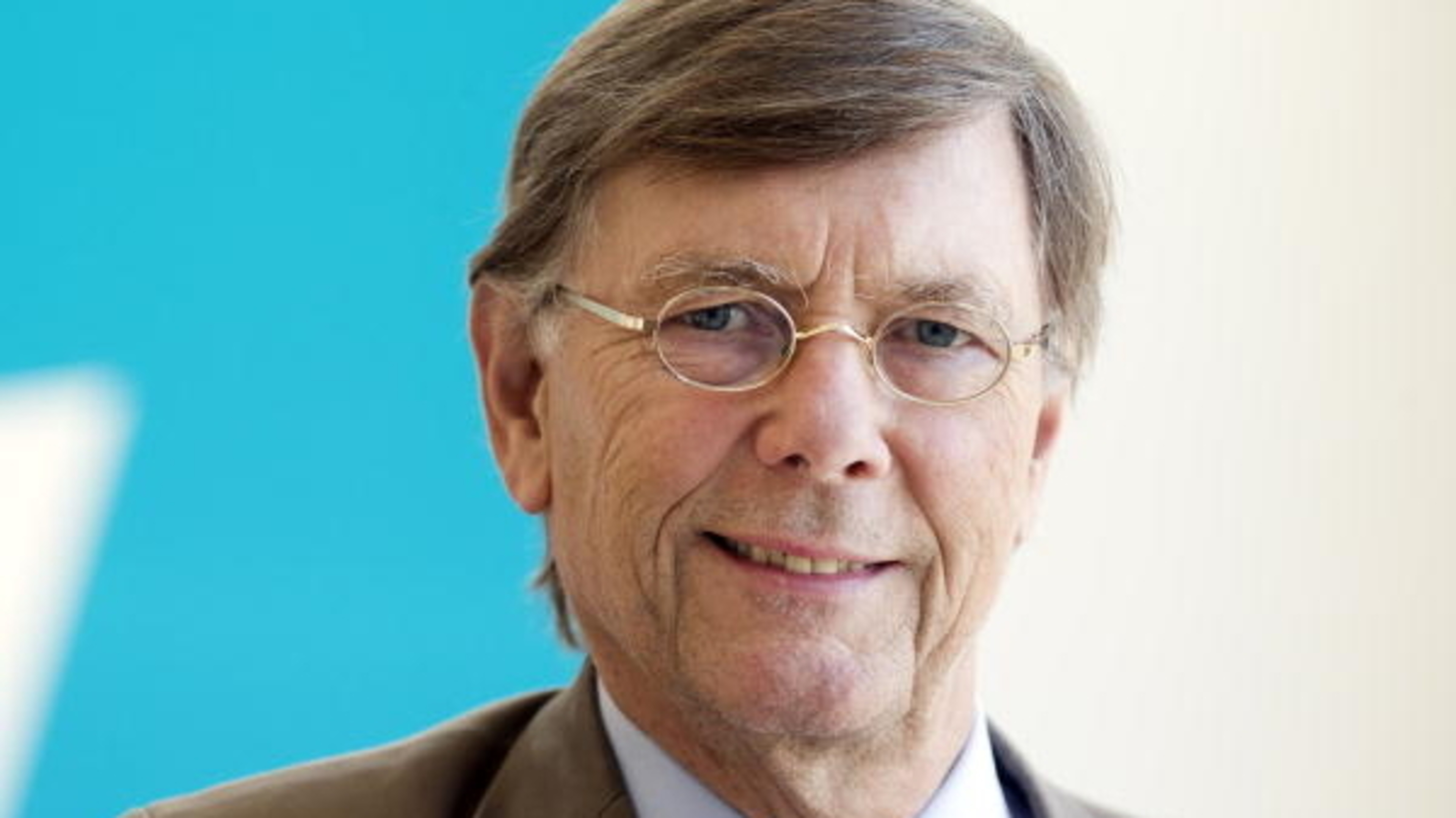 Prof. Albert D.M.E. Osterhaus _ Über uns – JUGO