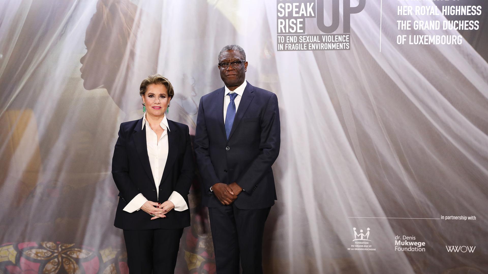 Maria Teresa com Denis Mukwege, médico ginecologista congolês e vencedor do Prémio Nobel da Paz em 2018, numa conferência de imprensa para anunciar o fórum “Stand Speak Rise Up!”, em janeiro de 2019.