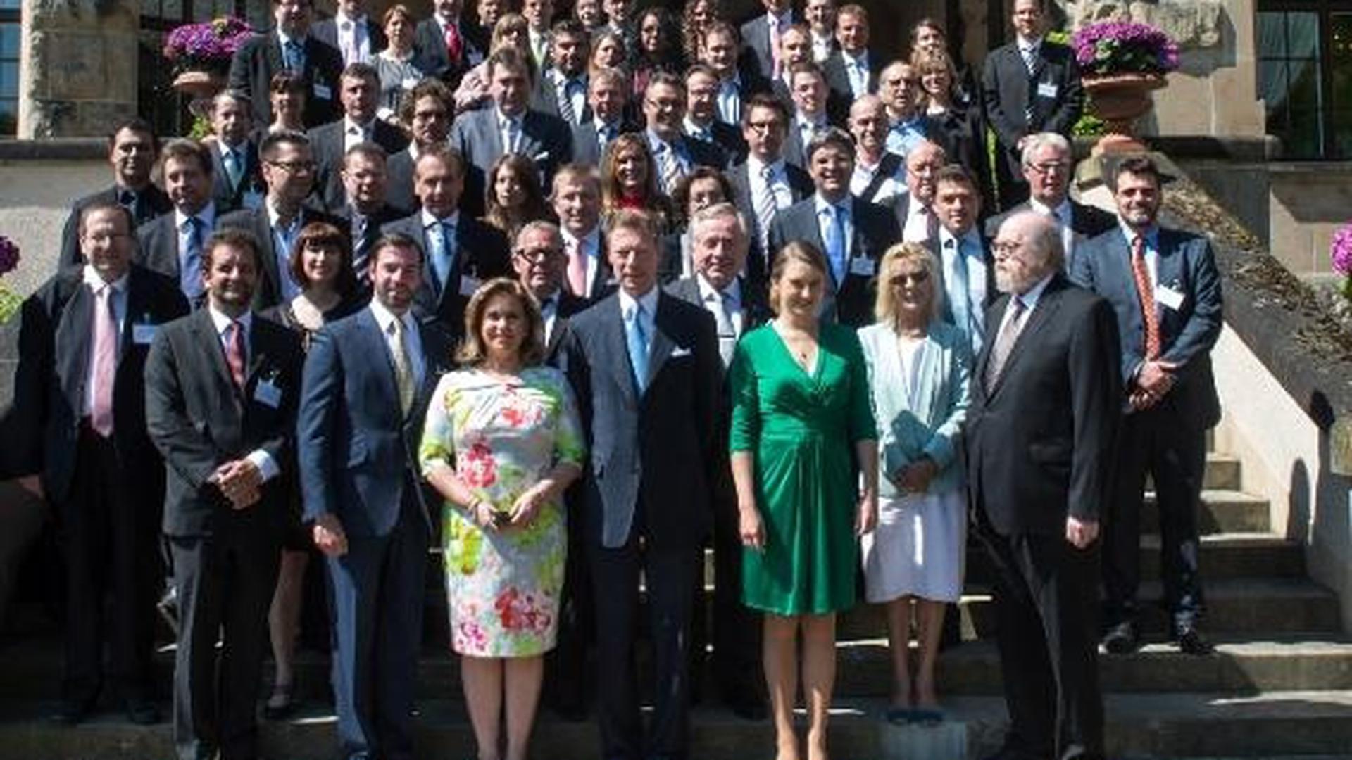 Foto de família com todos os jornlistas e representantes da imprensa convidados para a recepção no Castelo de Berg