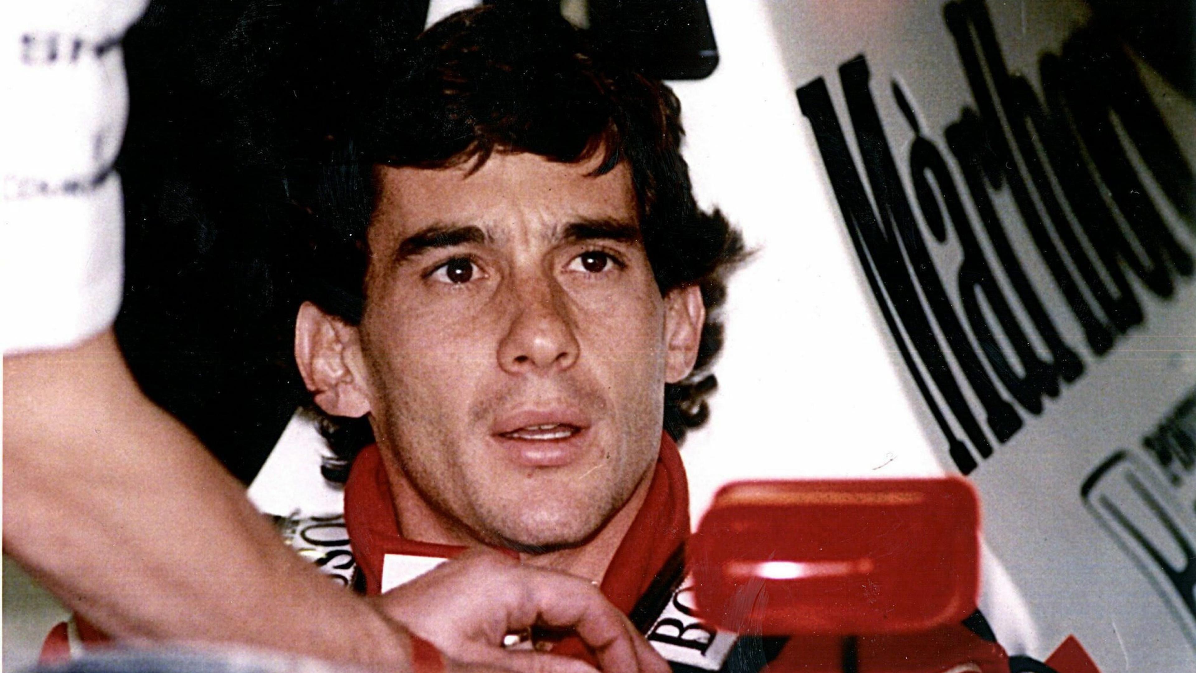 ARCHIV - 01.05.2004, Italien, Imola: Das undatierte Archivbild zeigt den brasilianischen Formel 1-Pilot Ayrton Senna. Im Mai 1994 beim Großen Preis von San Marino in Imola verunglückte Senna tödlich. (zu dpa «Tod eines Unverwundbaren: Die Formel-1-Tragödie von Imola» am 23.04.2019) Foto: EPA/dpa +++ dpa-Bildfunk +++