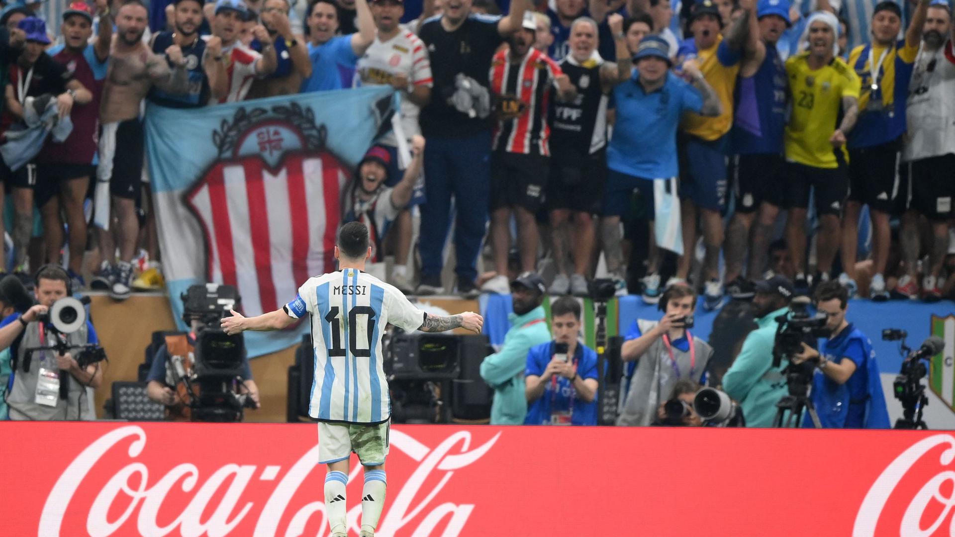 A Argentina conquistou hoje pela terceira vez o Mundial de futebol.