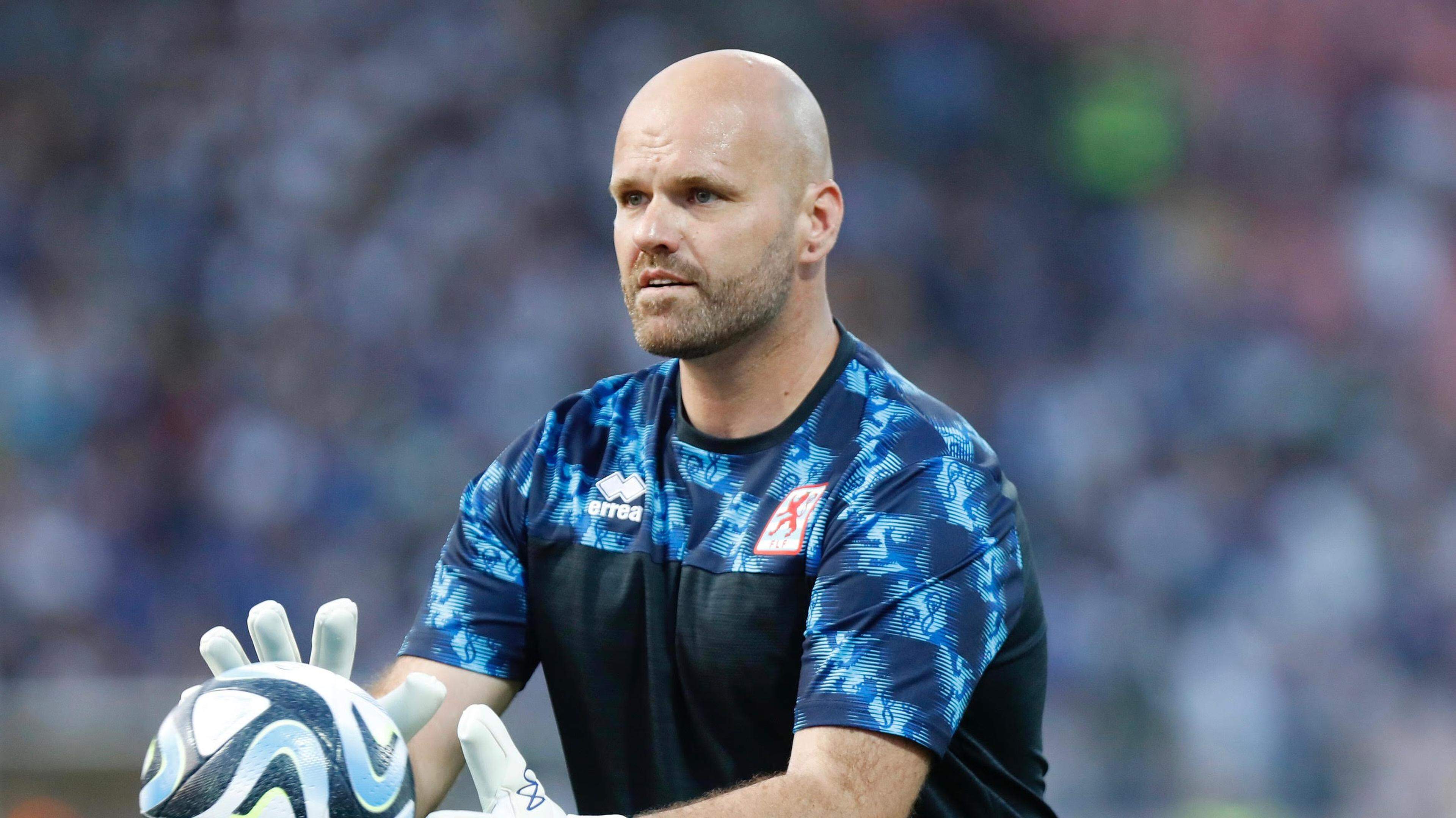 Pai, filho e futebol. – Domingo à noite