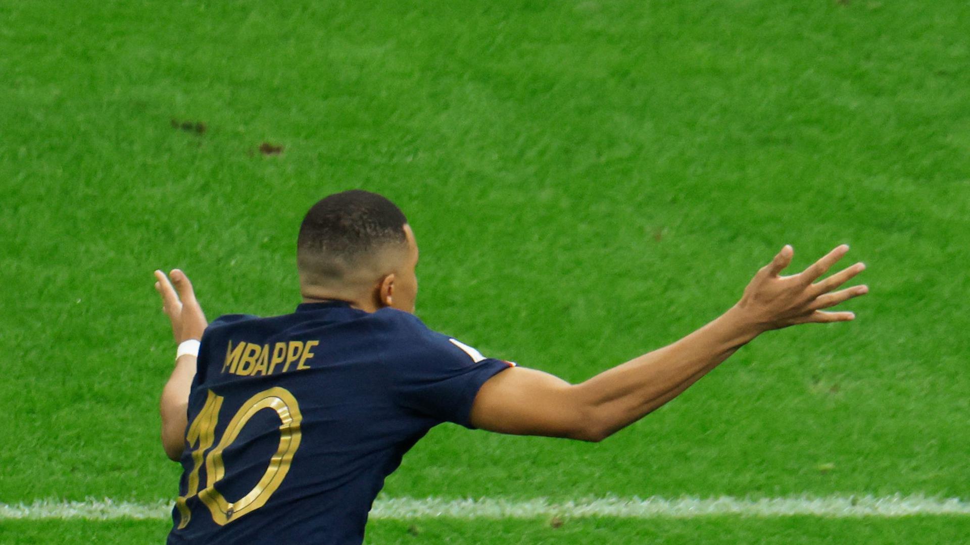 A Argentina conquistou hoje pela terceira vez o Mundial de futebol.