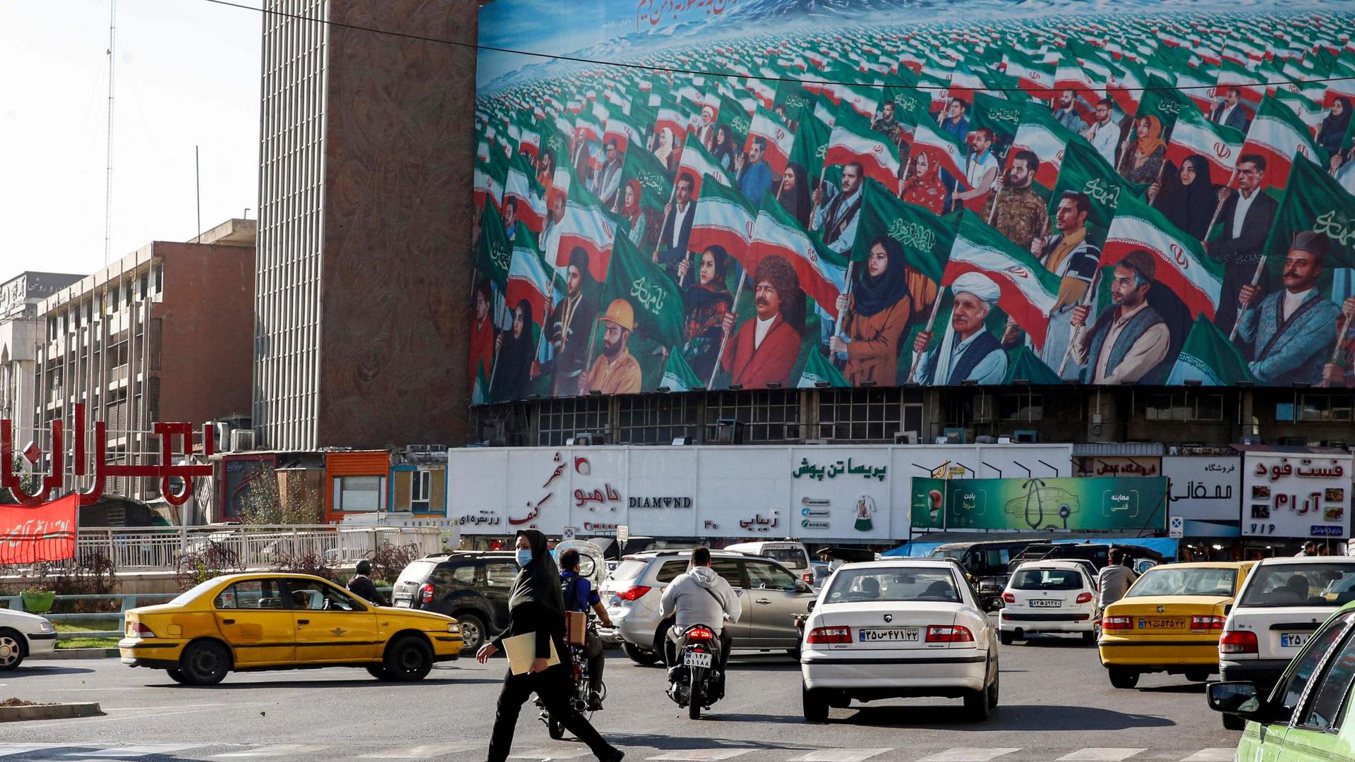 Praça Valiasr no centro de Teerão, capital iraniana. 