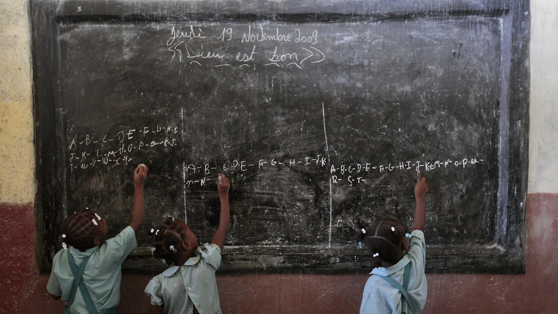 Esta foto de uma escola no Haiti valeu um artigo inteiro no New York Times.