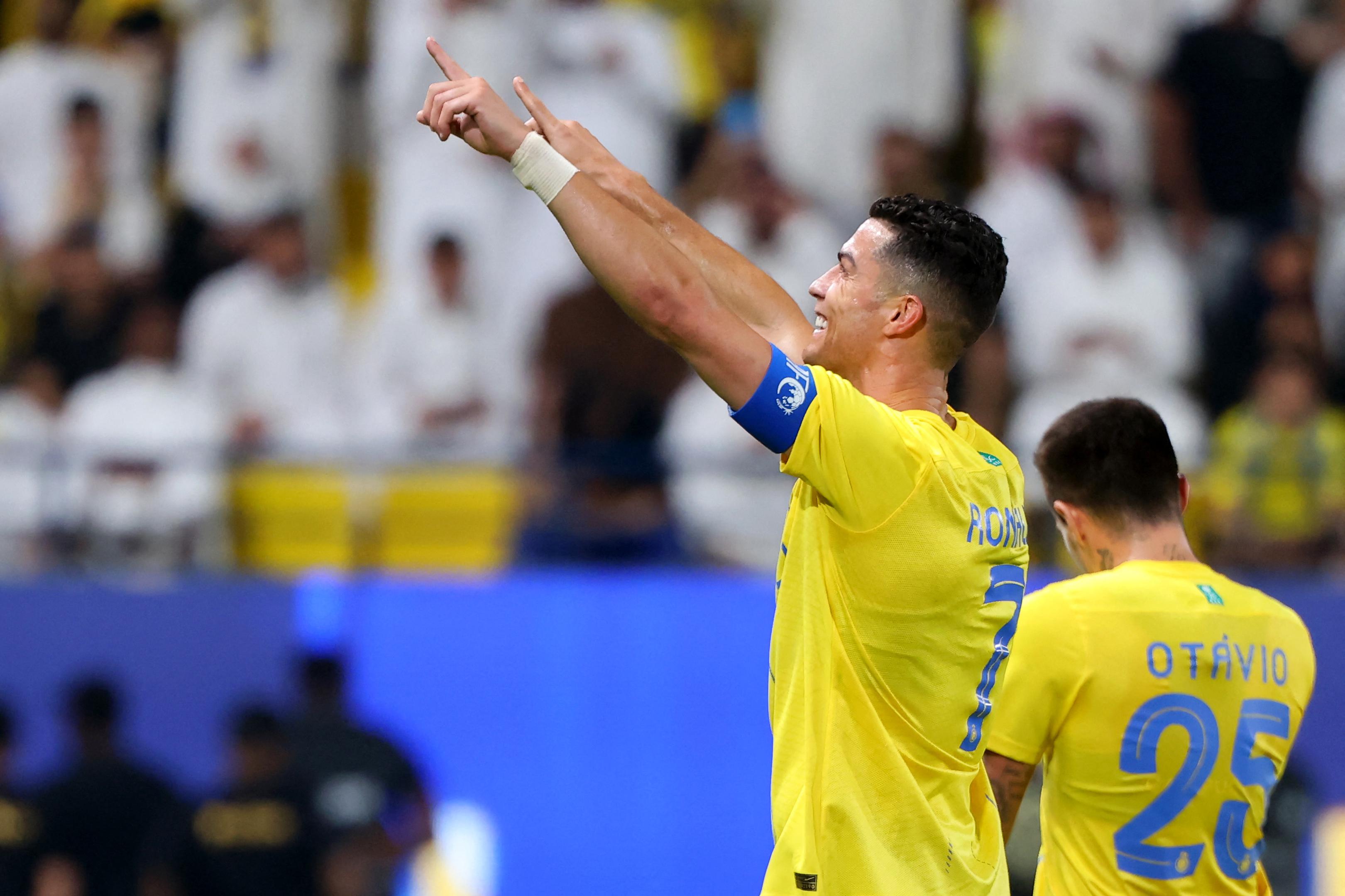 Bis de Ronaldo garante Portugal nos oitavos-de-final, UEFA EURO