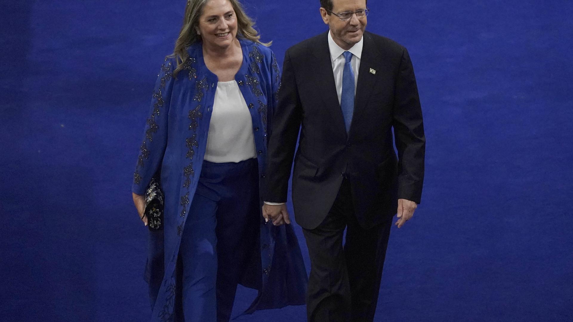 O presidente de Israel Isaac Herzog e a mulher Michal .