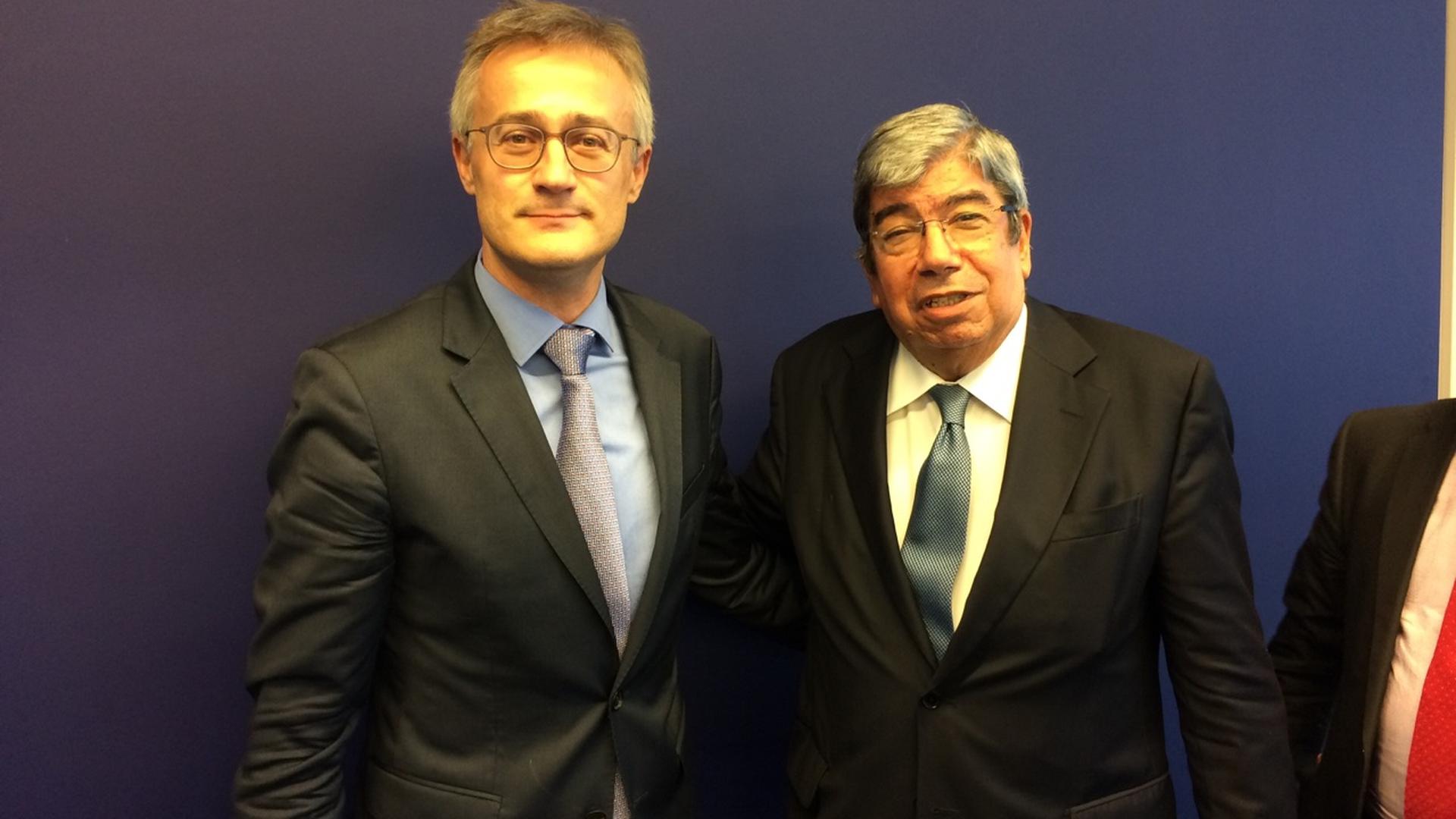 Com o presidente do Parlamento português, Ferro Rodrigues.