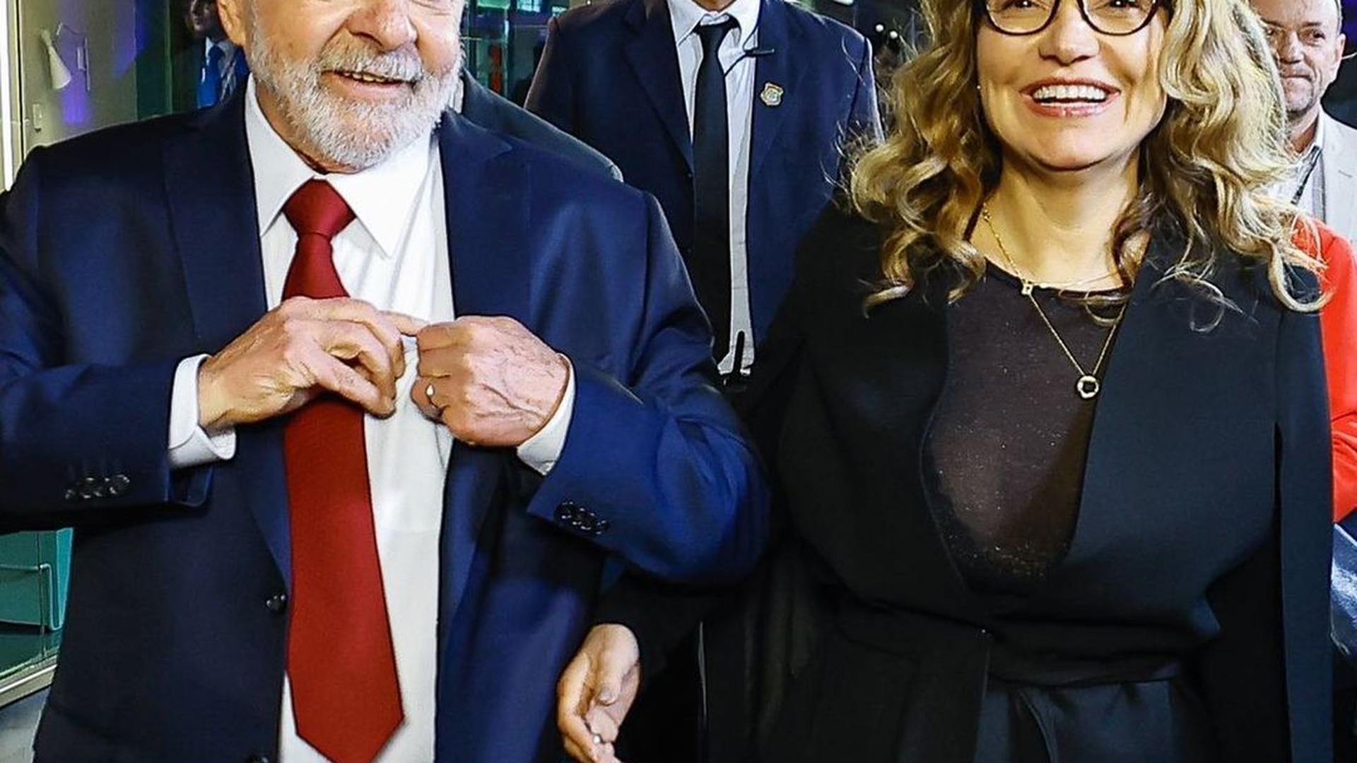 Fotos de Rosângela da Silva com Lula da Silva publicadas pela futura primeira-dama na sua conta de instagram.