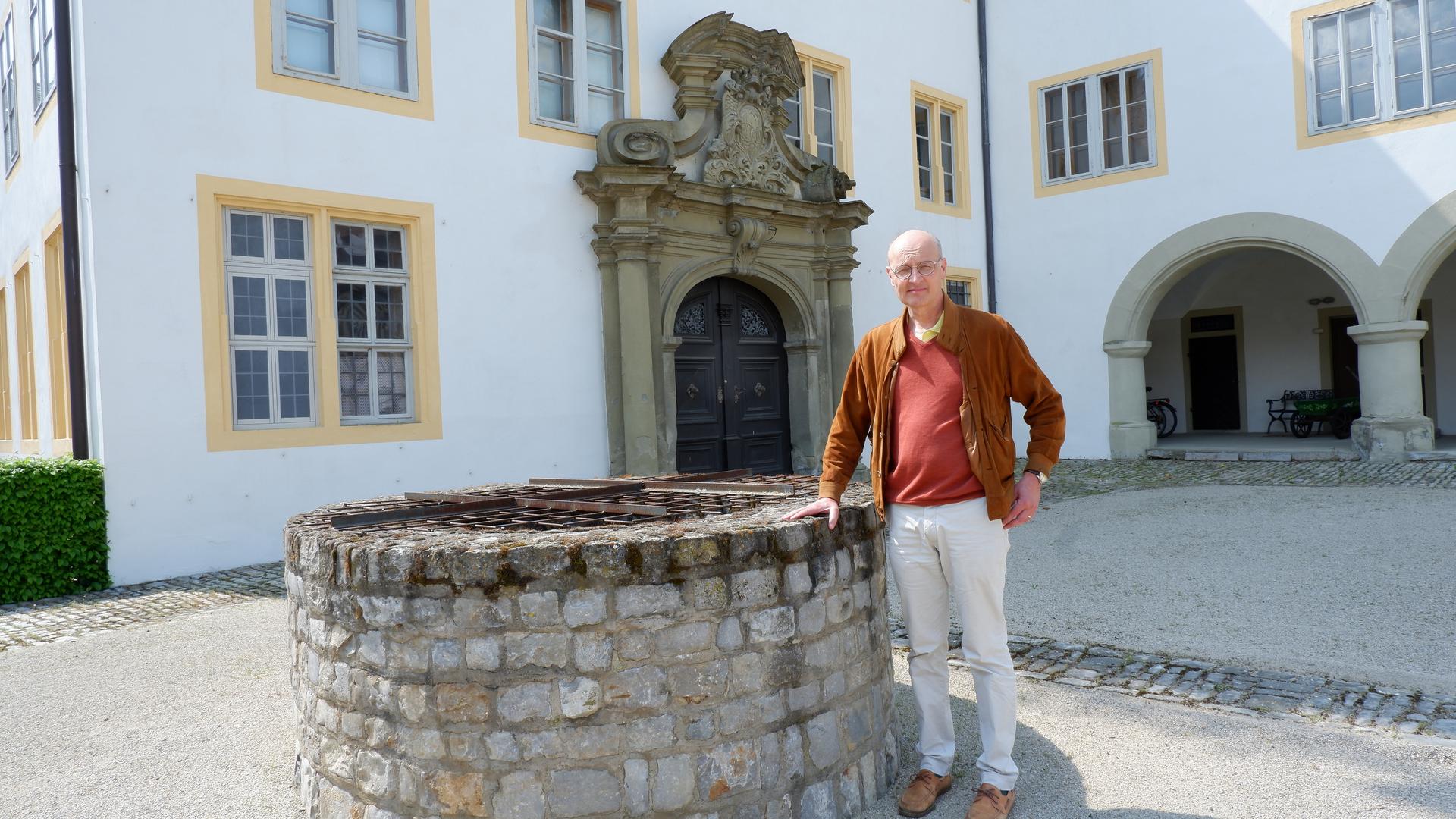 Paul von Schönborn, 58 anos, o 8º conde da casa de Schönborn-Wiesentheid. Nasceu em Portugal.