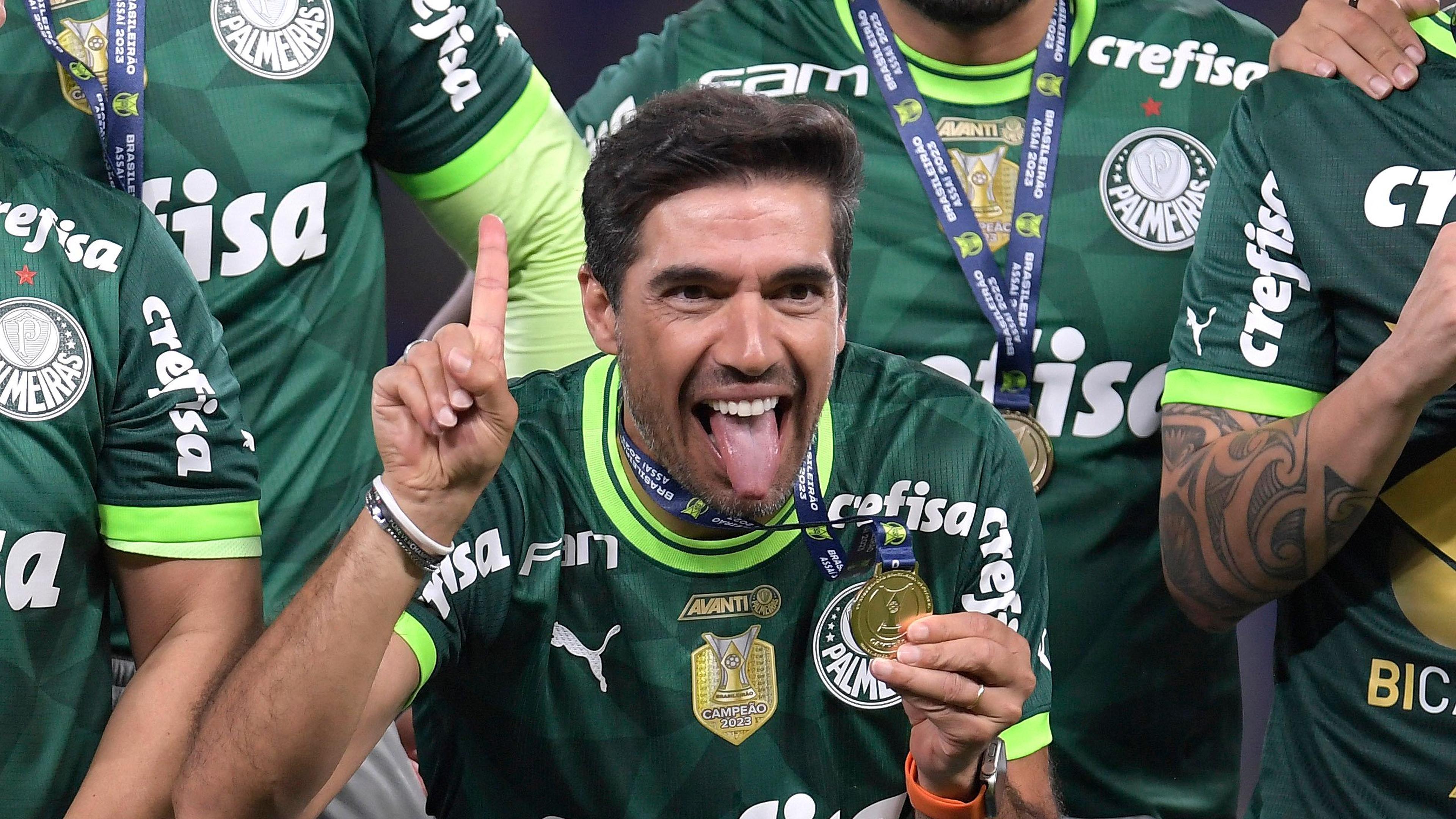 Saiu campeão do Palmeiras, não jogou nada na Europa, agora quer voltar ao  Brasil