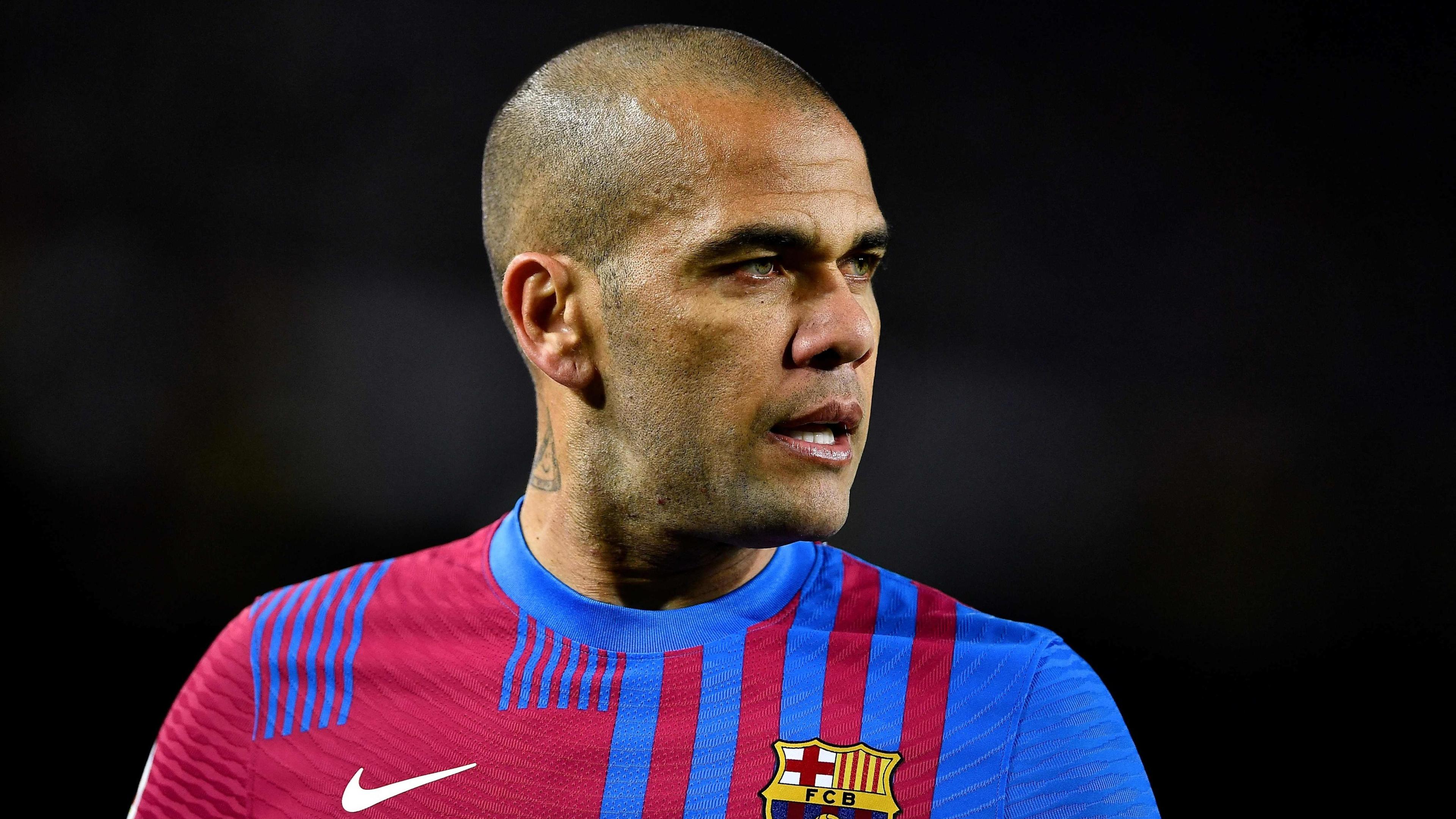 Dani Alves saiu da prisão após pagar caução de um milhão de euros | Contacto