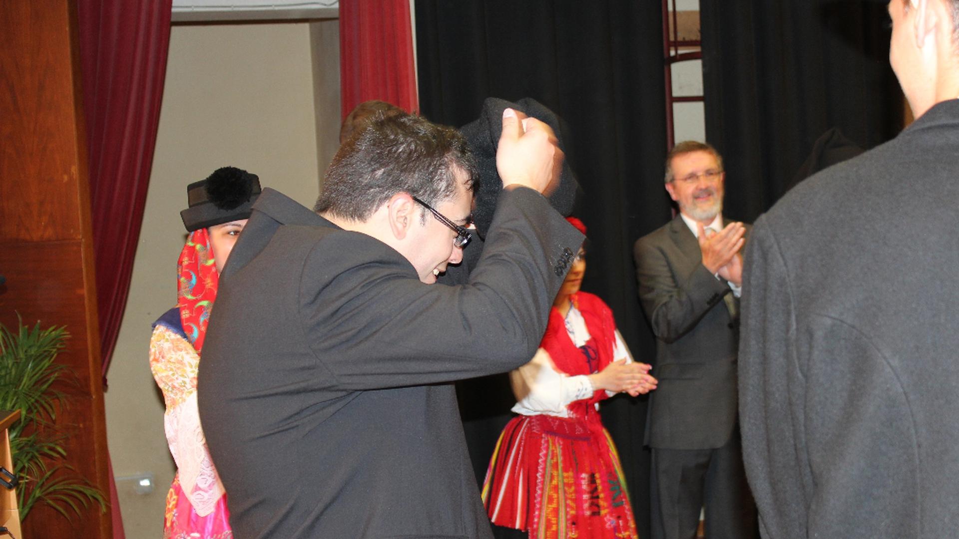 O padre Ricardo teve quer enfiar o barrete e dar um pézinho de dança (veja o vídeo)