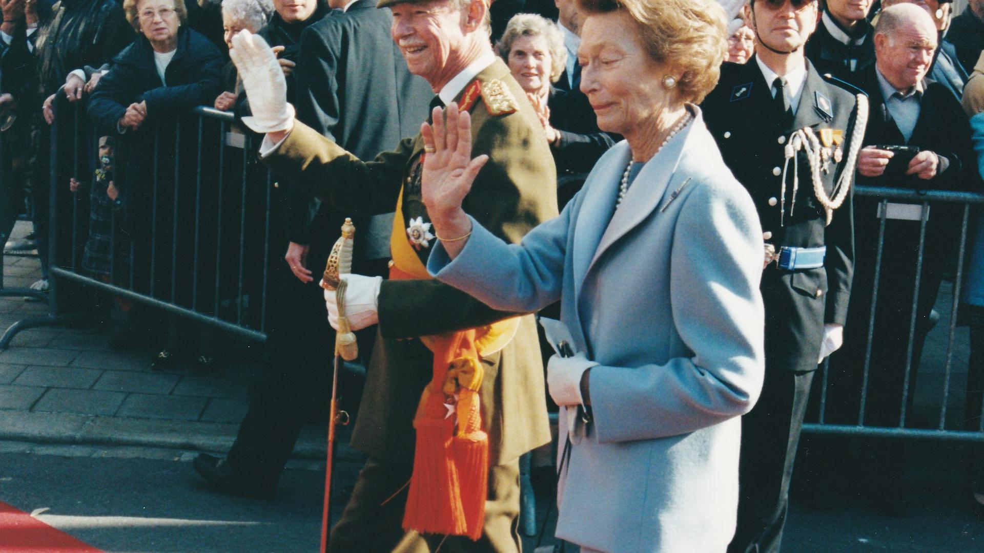 Grão-Duque Jean e Grã-Duquesa Joséphine-Charlotte na passagem de testemunho ao filho