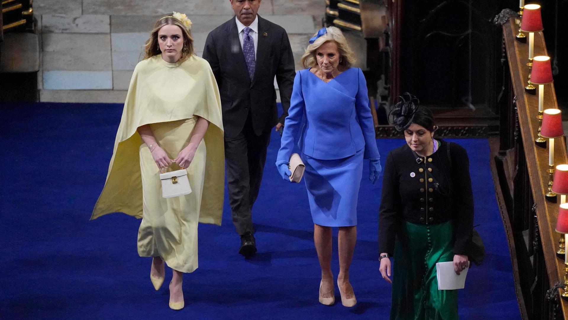A primeira dama dos EUA Jill Biden e a neta Finnegan Biden.