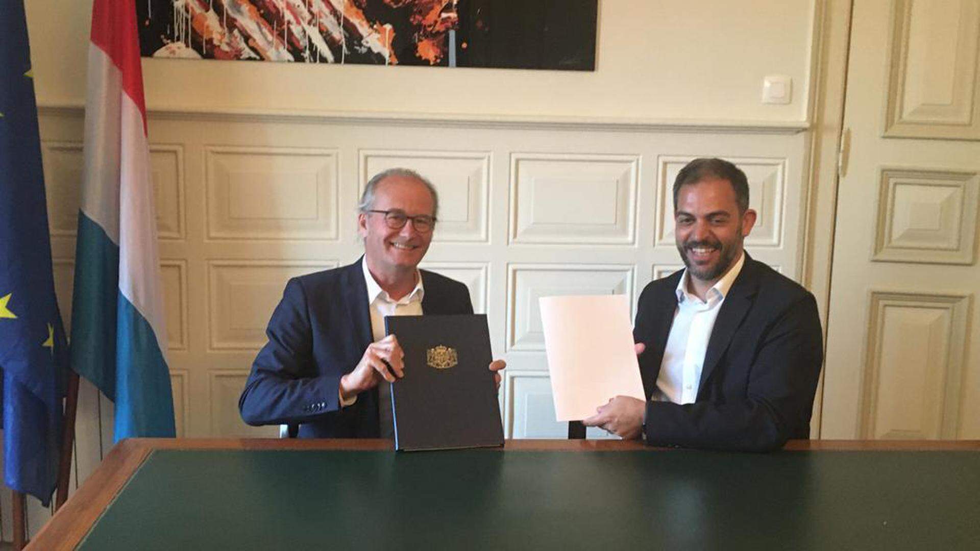 Os ministros Claude Turmes e Duarte Cordeiro assinaram um acordo bilateral para exportação de hidrogénio verde para o Benelux.