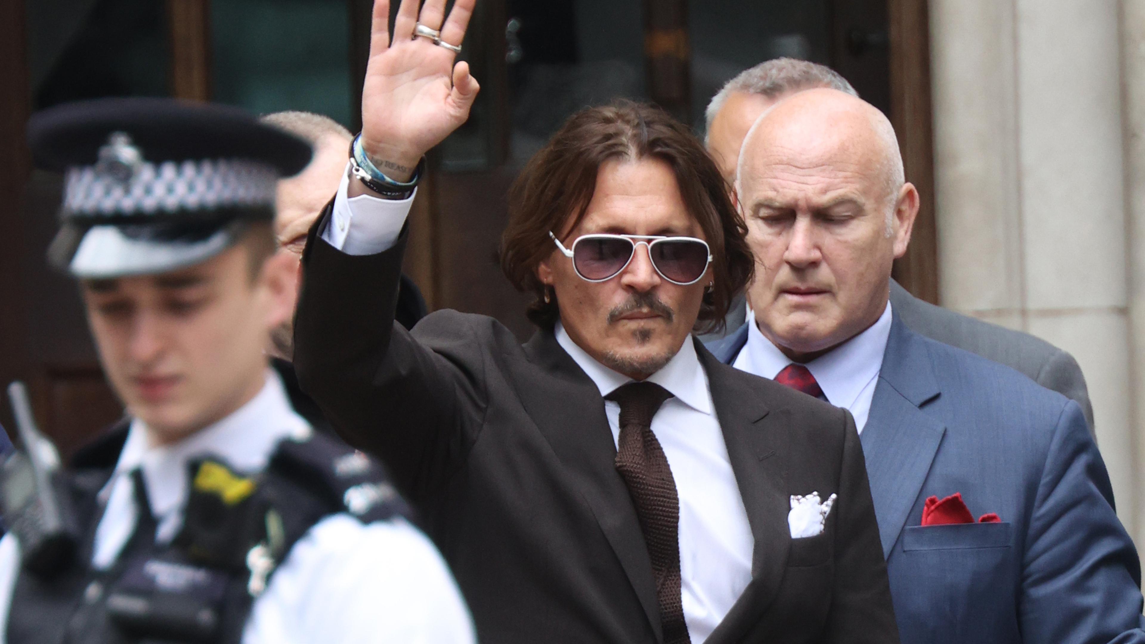 Johnny Depp vence processo de difamação contra Amber Heard, decide