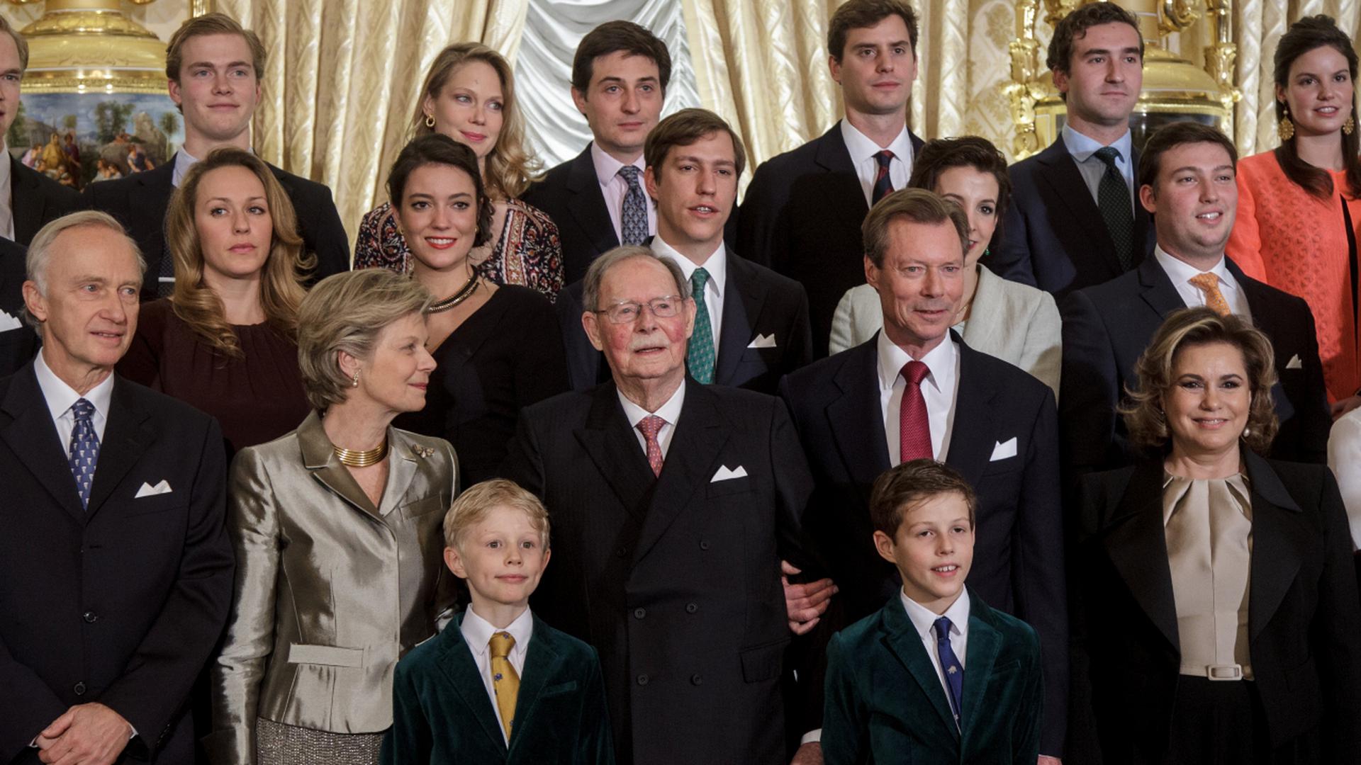 A família grã-ducal ao completo: o grão-duque Jean com os filhos, netos e bisnetos