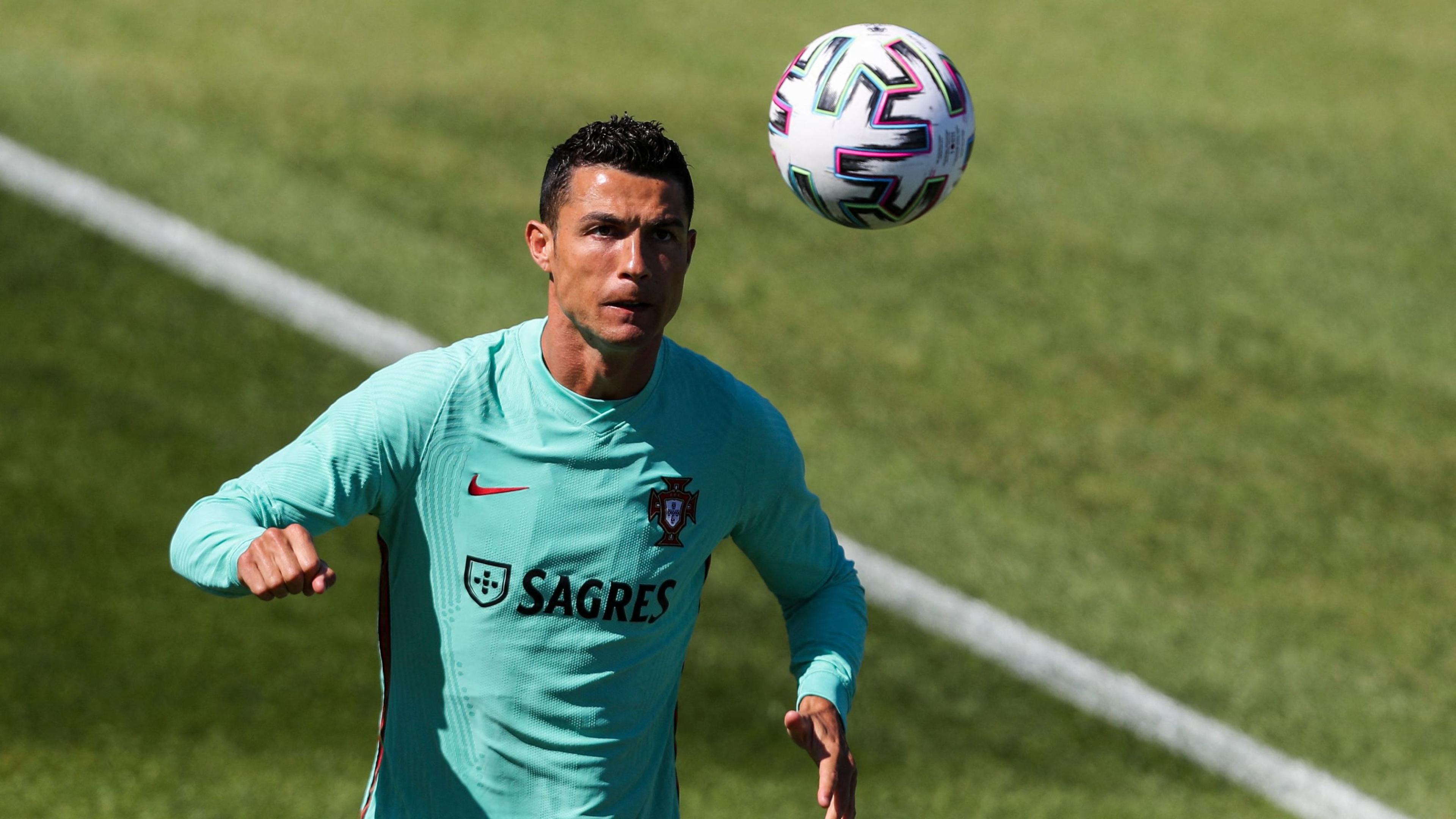 Cristiano Ronaldo é o jogador com mais golos em fases finais de Europeus