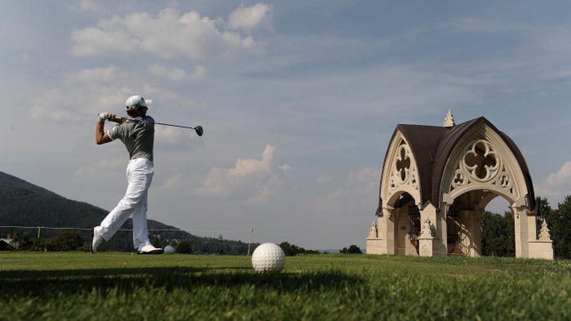 Jogadores lusos passam ao lado da qualificação para o Open do Estados Unidos em golfe